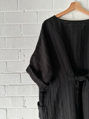 Emily Sash-Dress / Black textured Linen