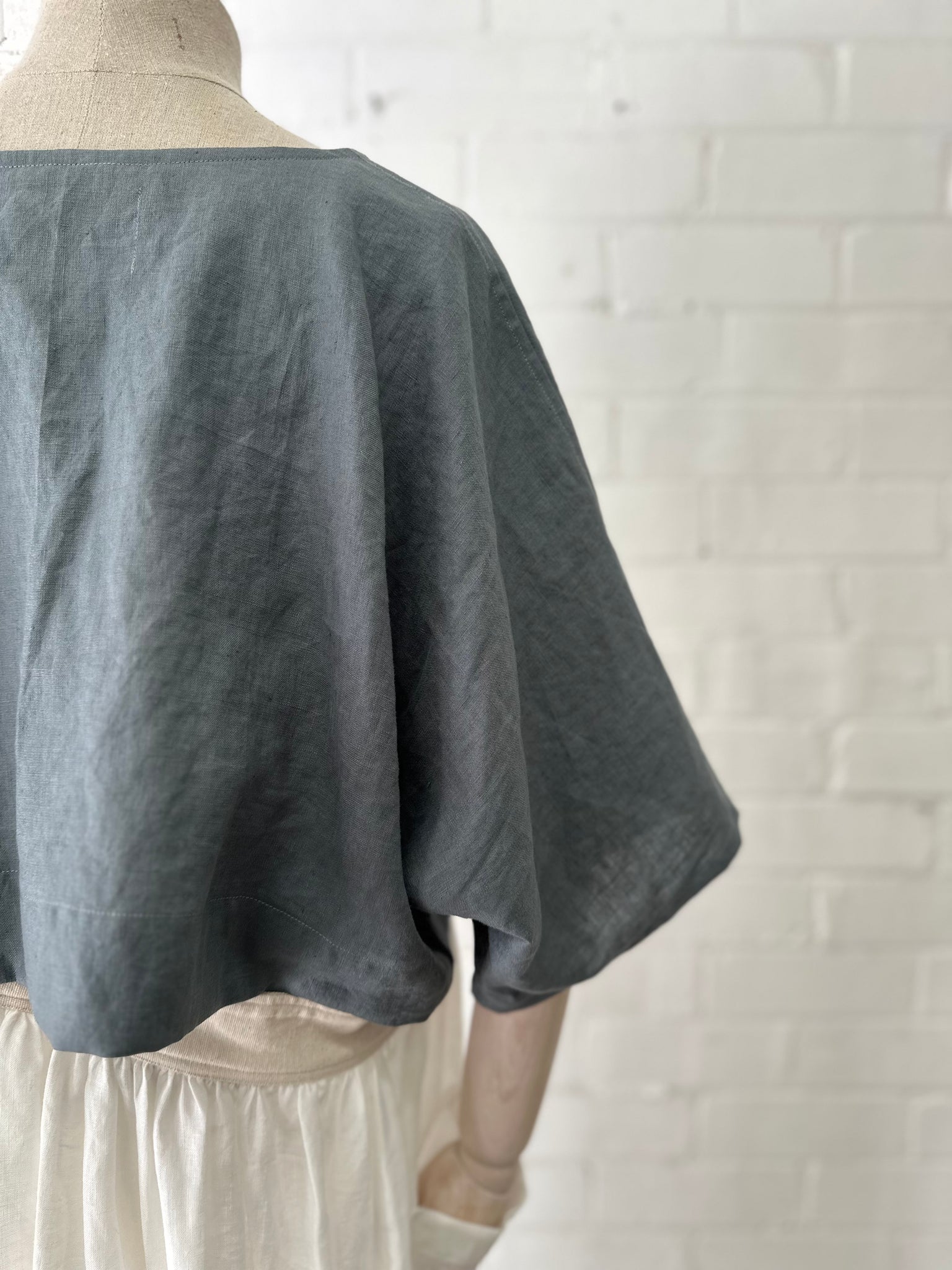 Leia Top - Cropped in Blue/Green Grey Linen