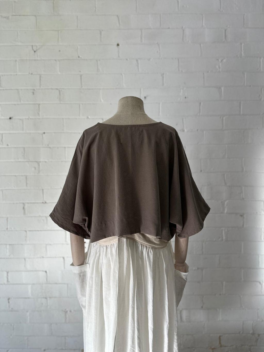 Leia Top - Cropped in Olive Tencel/Linen