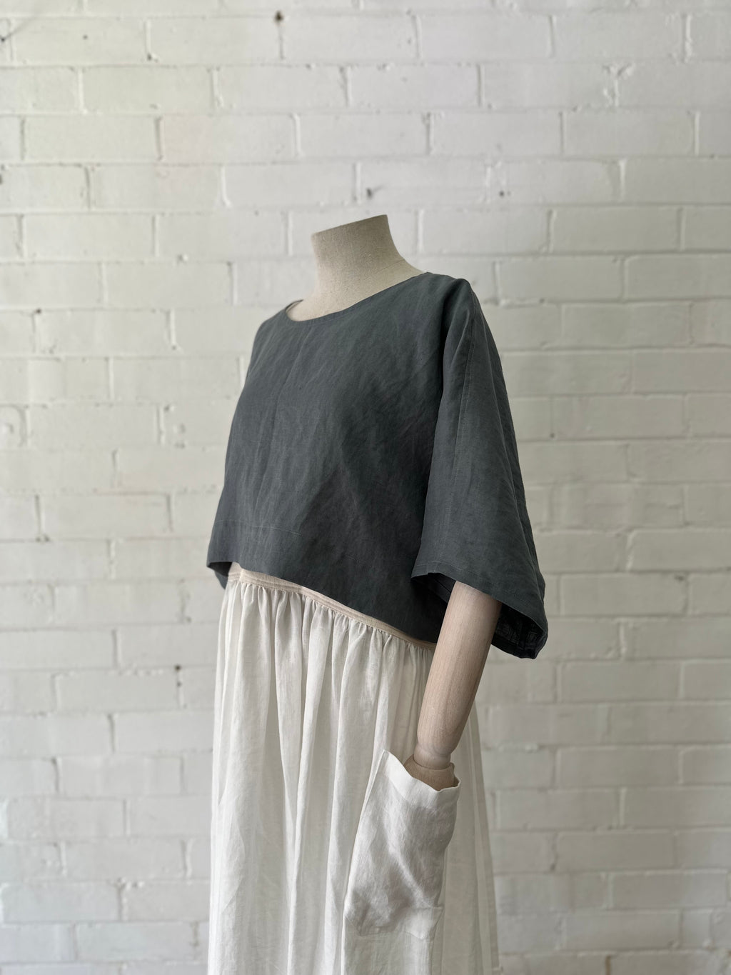 Leia Top - Cropped in Blue/Green Grey Linen