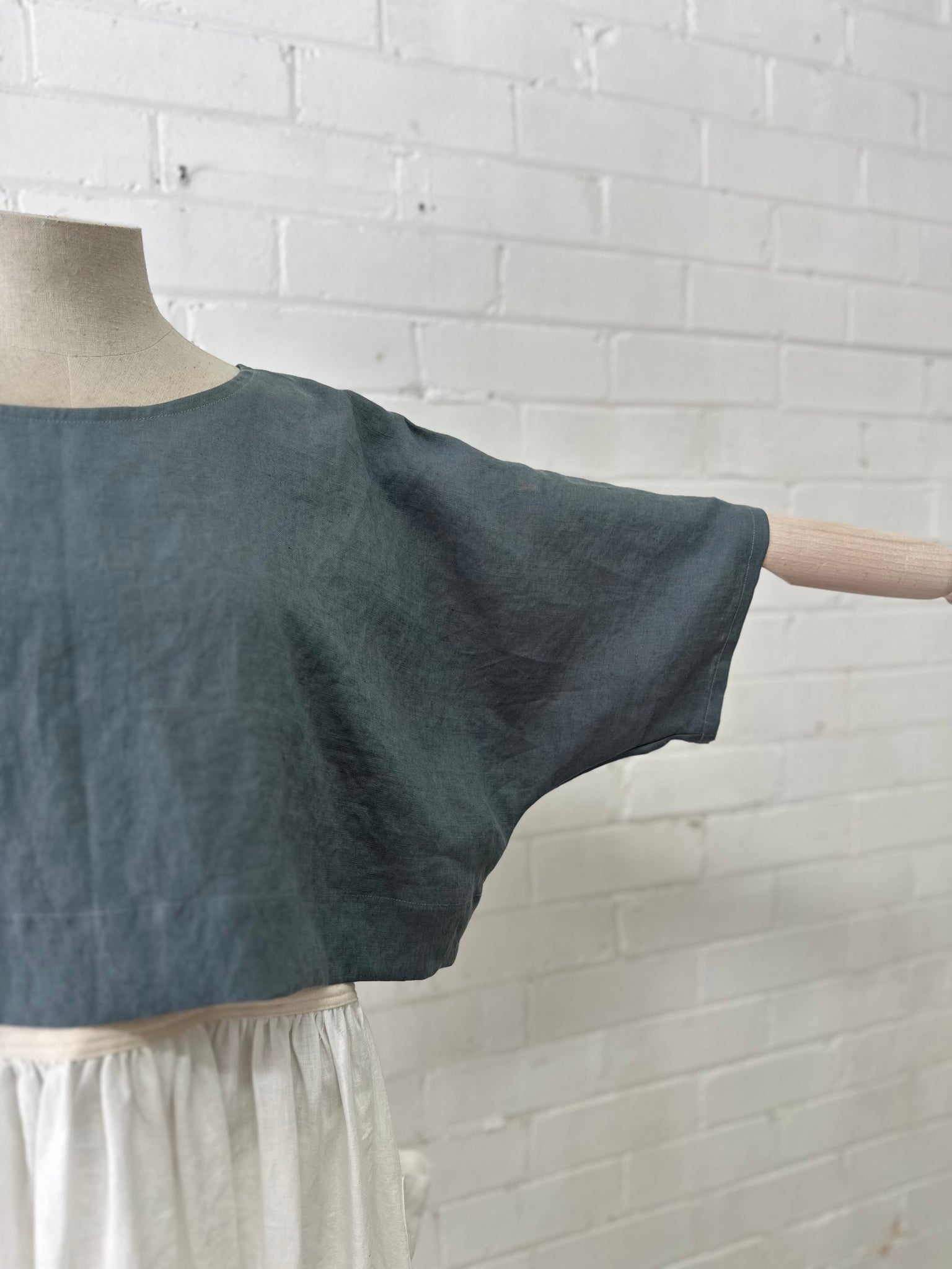 Leia Top - Cropped in Blue/Green Grey Linen