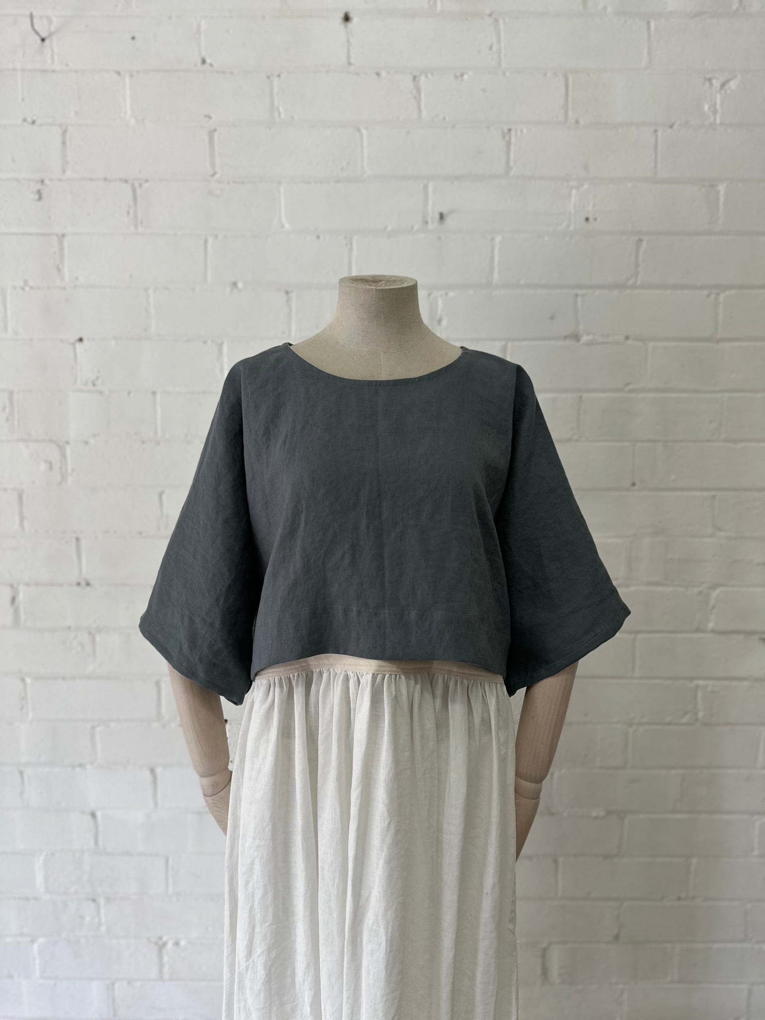 Leia Top - Cropped in Blue/Green Grey Linen