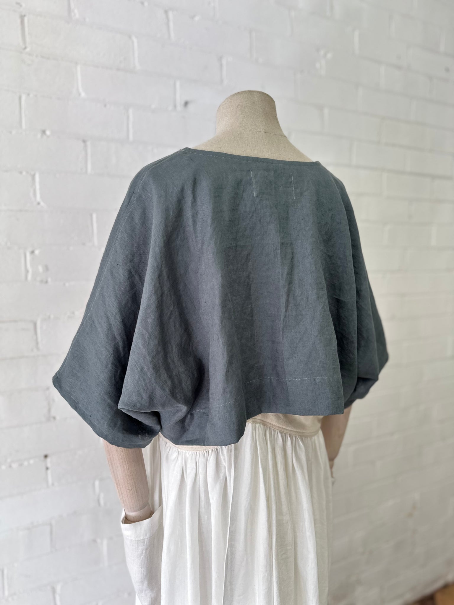 Leia Top - Cropped in Blue/Green Grey Linen