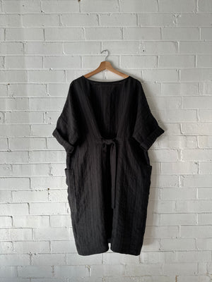 Emily Sash-Dress / Black textured Linen