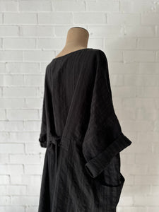 Emily Sash-Dress / Black textured Linen